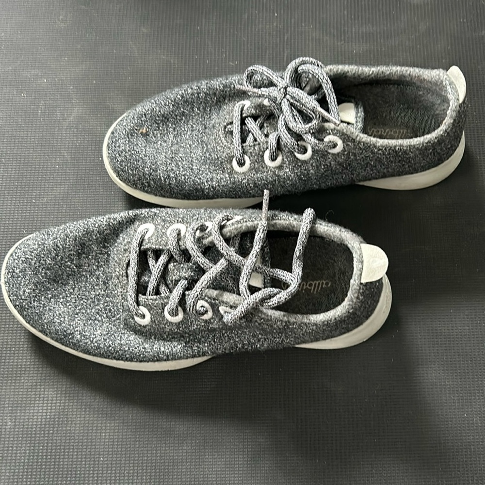 Size 9 Women’s Allbirds